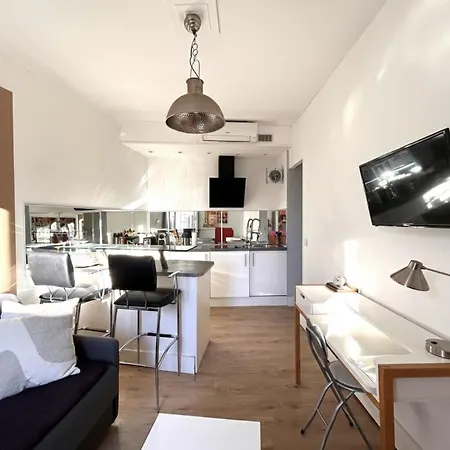 Joli 2 Pieces Au Coeur De ! דירה *